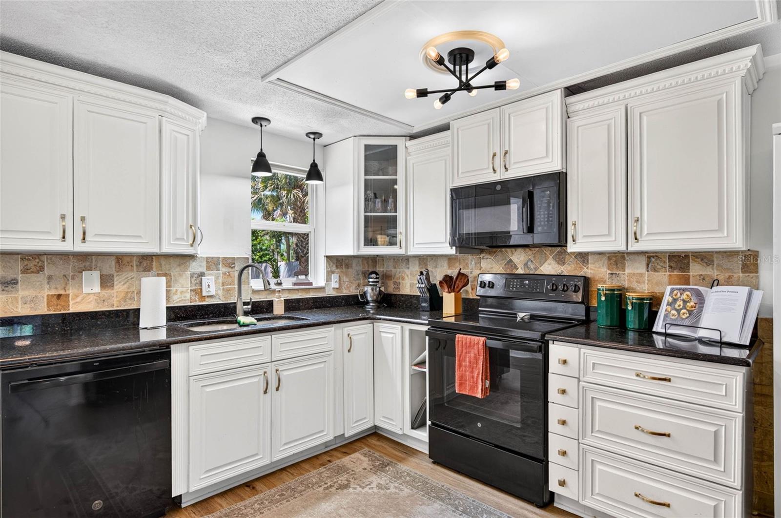 7235 ASTOR DR