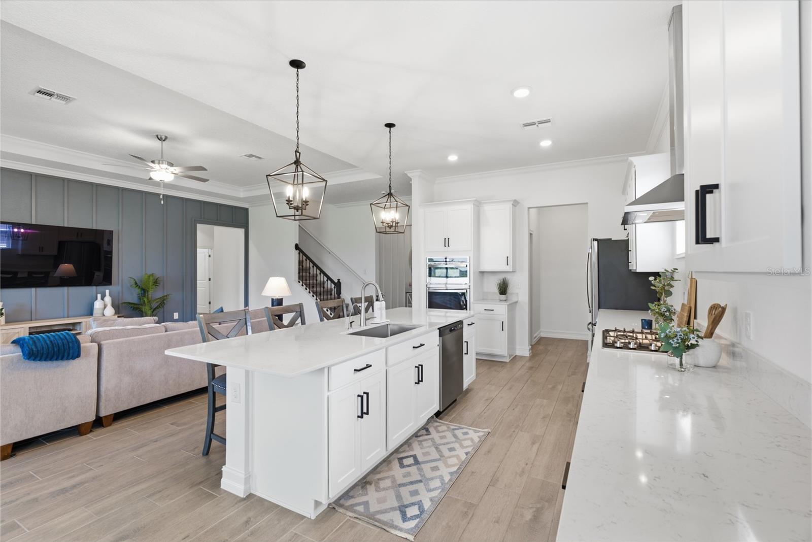 8908 LITTLE BLUESTEM DR