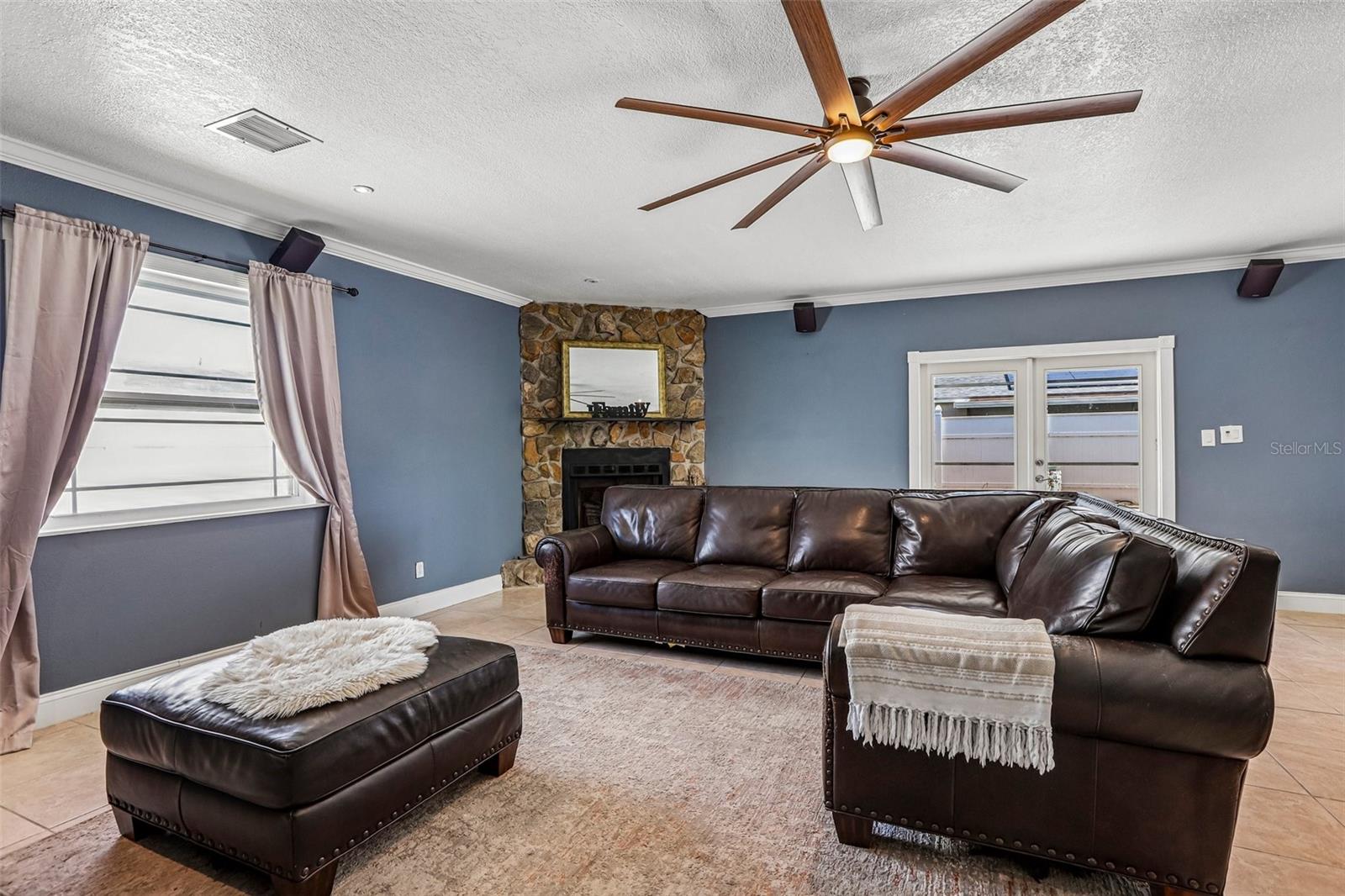 1009 COOLWOOD PL