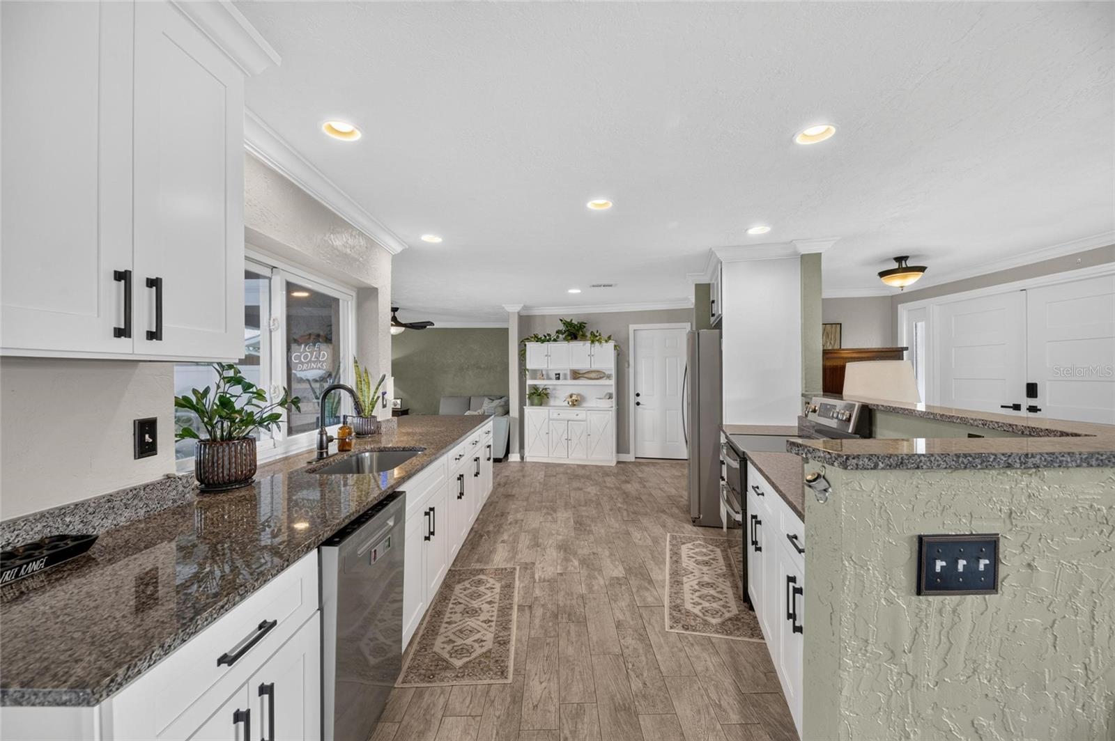 6314 WISTERIA LN