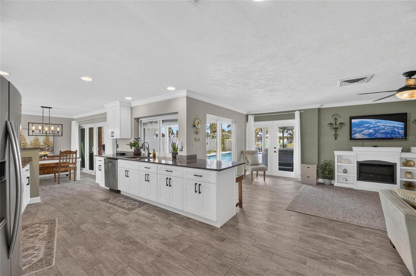 6314 WISTERIA LN