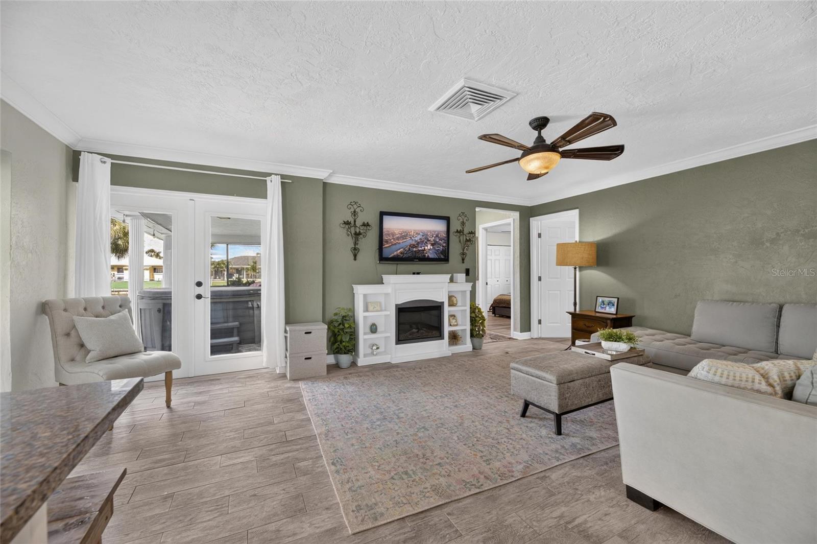 6314 WISTERIA LN