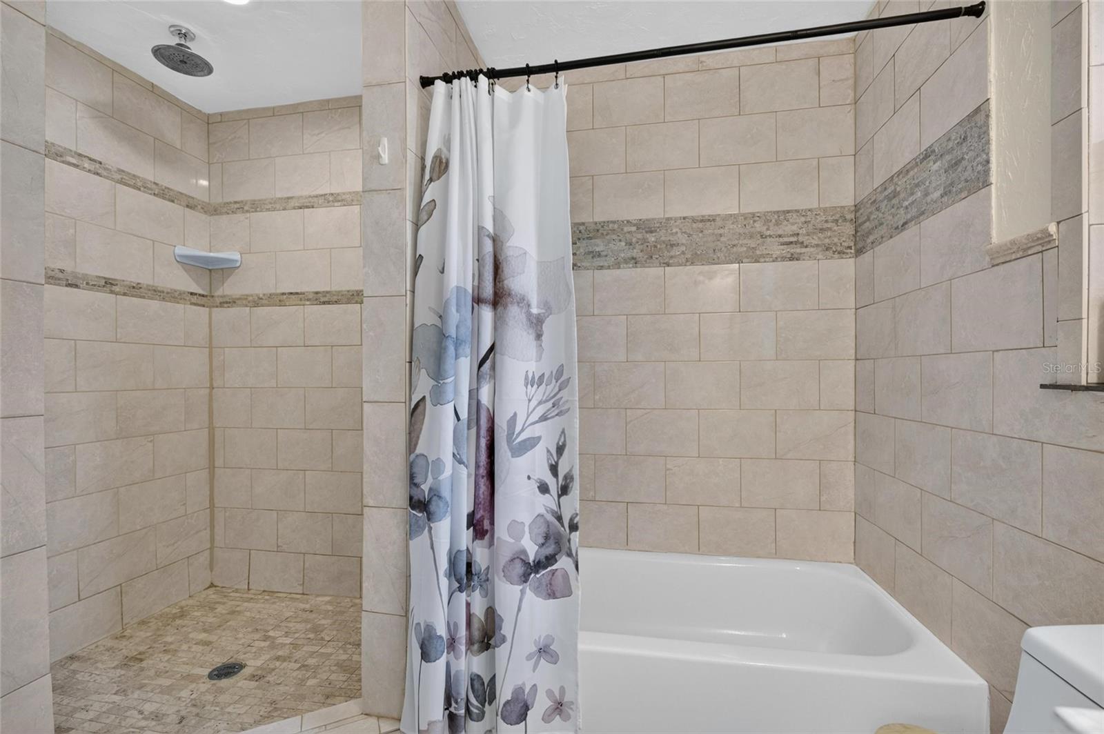 6314 WISTERIA LN
