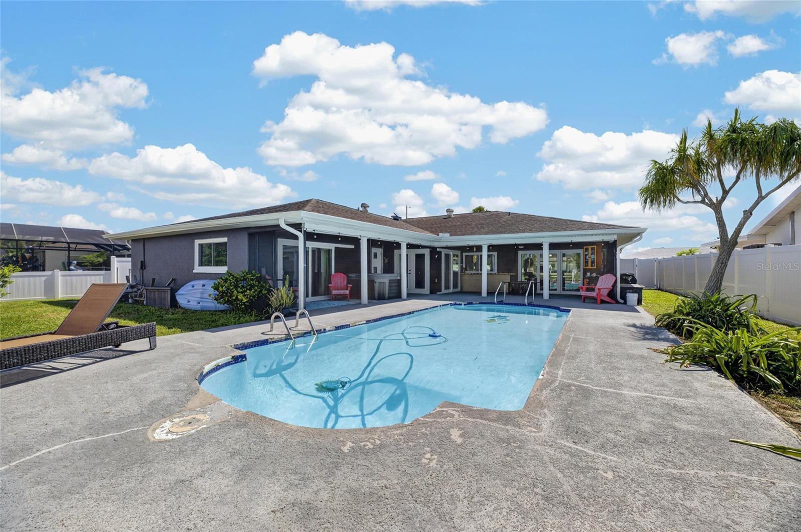 6314 WISTERIA LN
