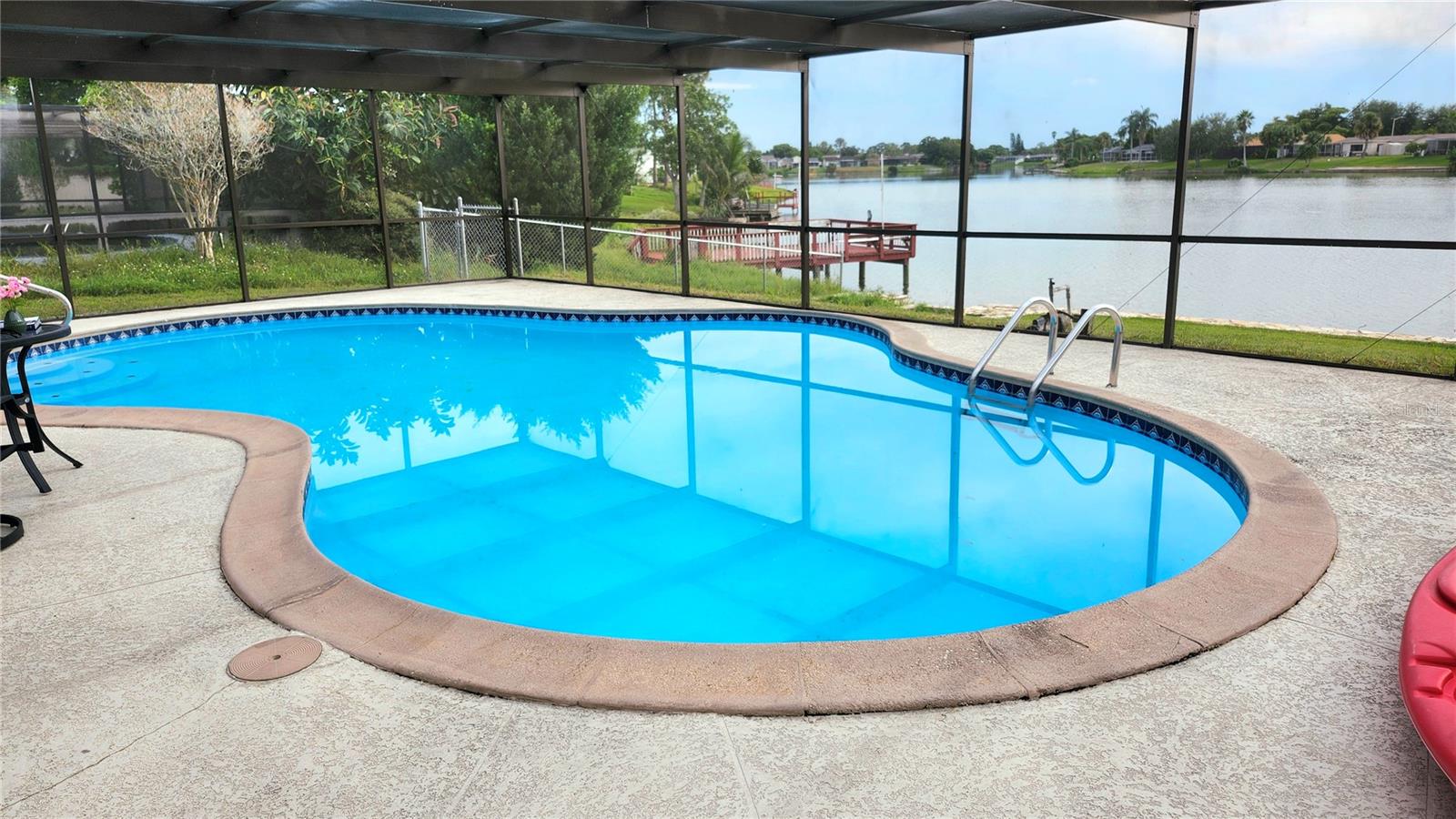 9709 LAKESIDE LN