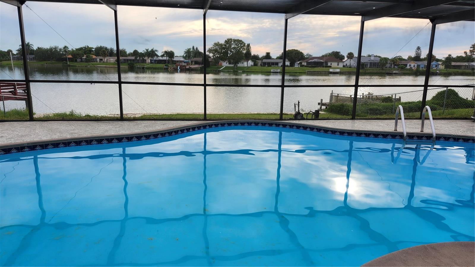 9709 LAKESIDE LN
