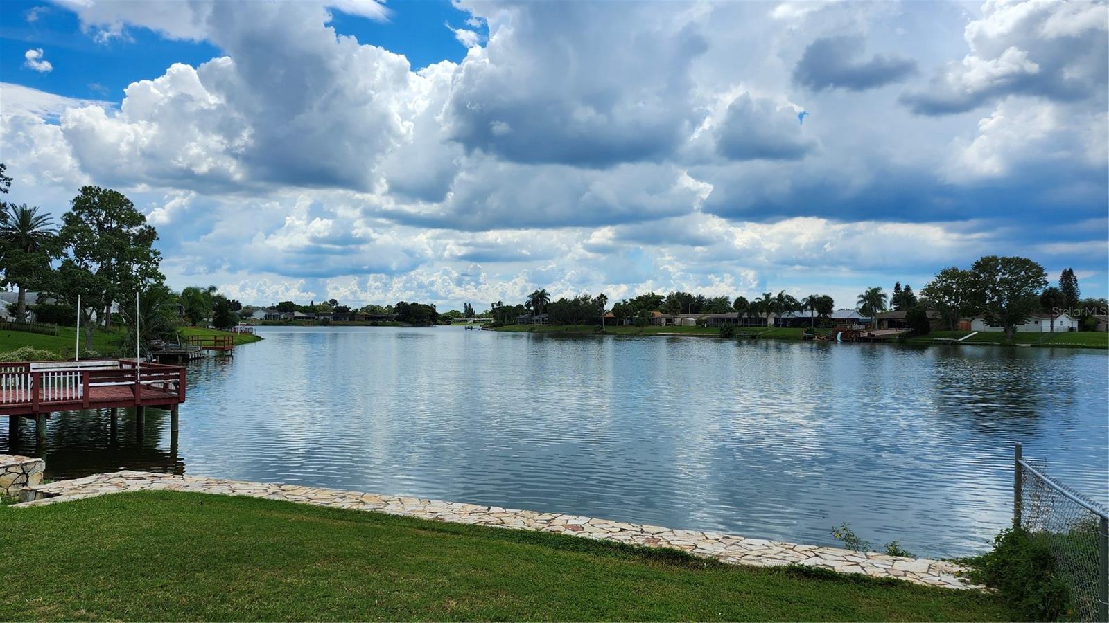 9709 LAKESIDE LN