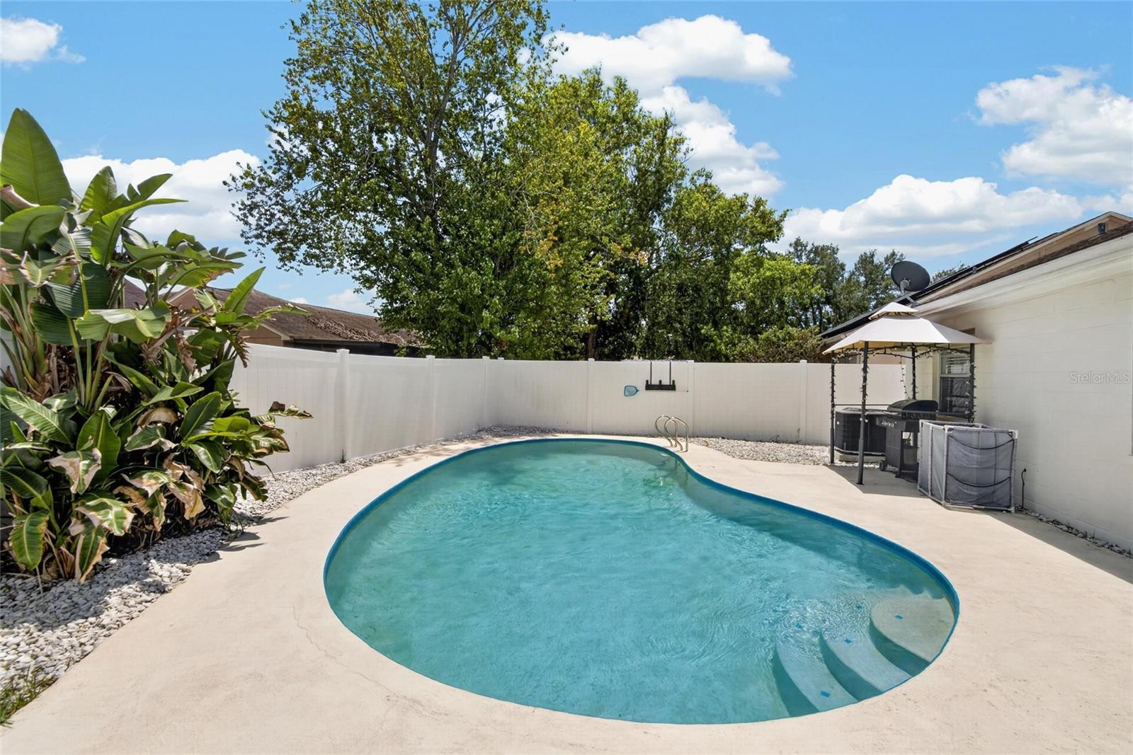 9063 DIXIANA VILLA CIR