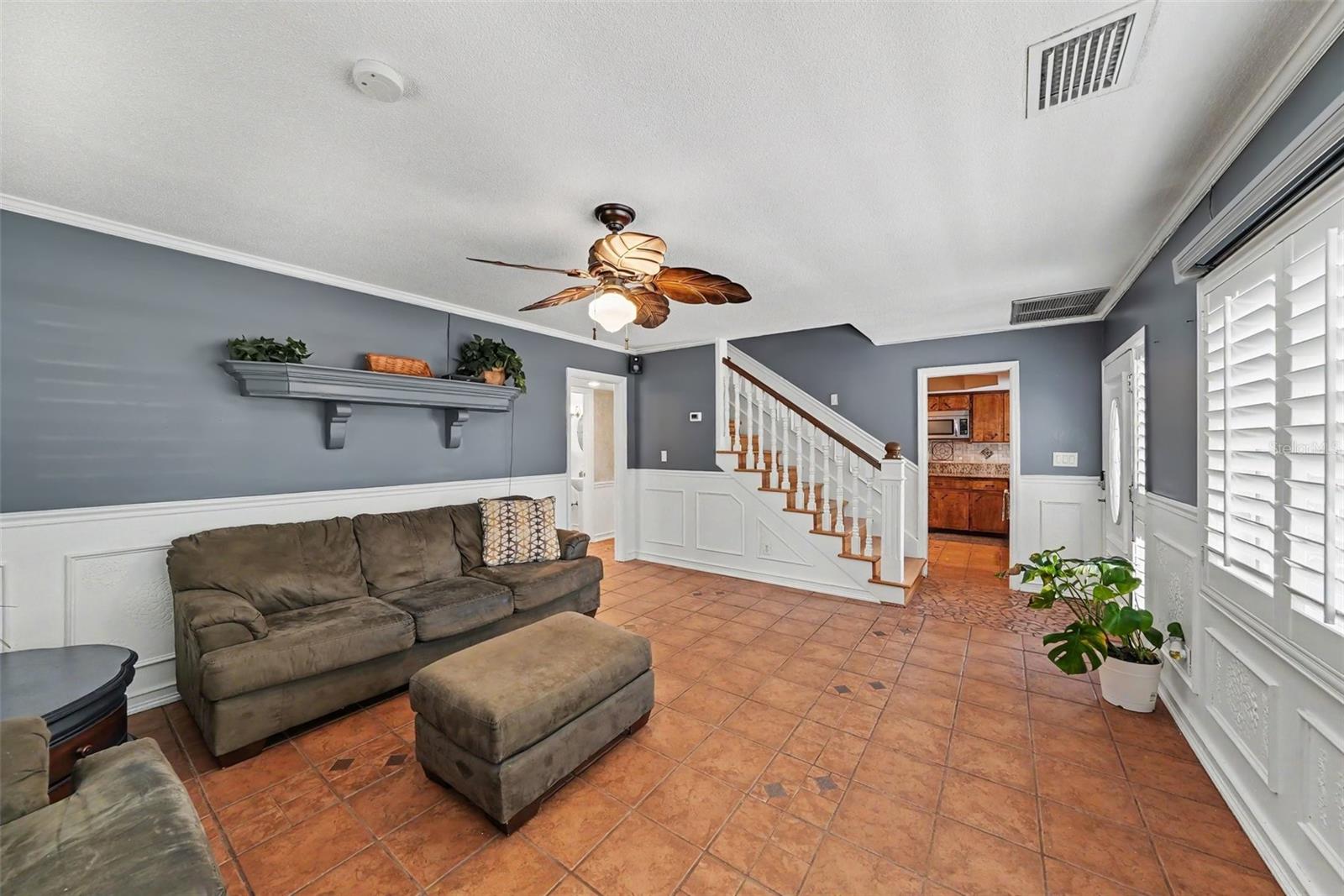 404 CLARISSA DR