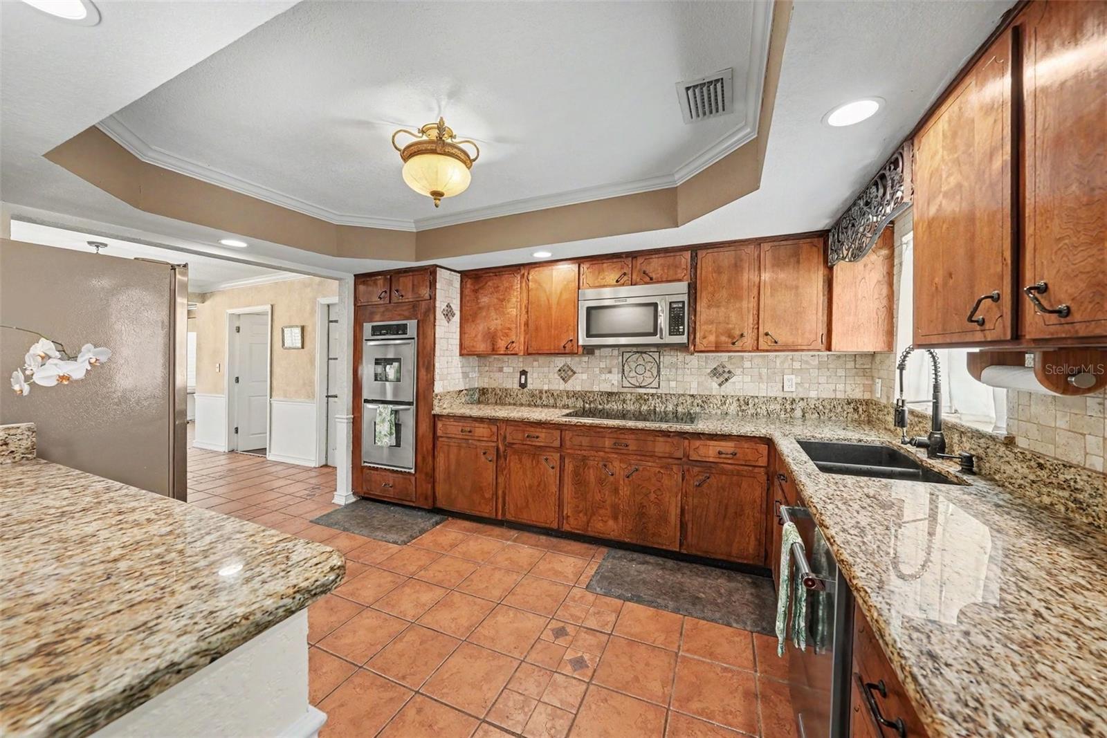 404 CLARISSA DR