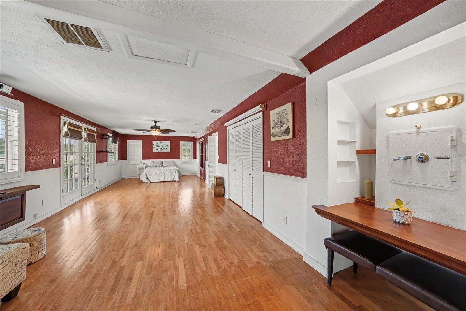 404 CLARISSA DR