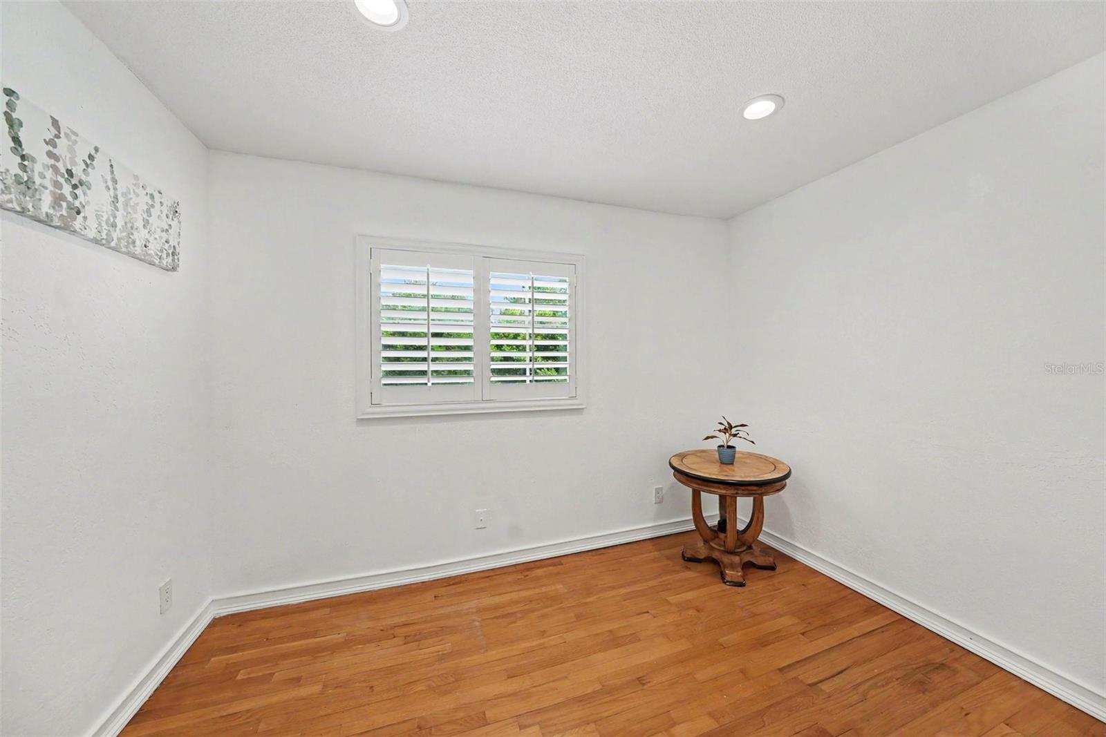 404 CLARISSA DR