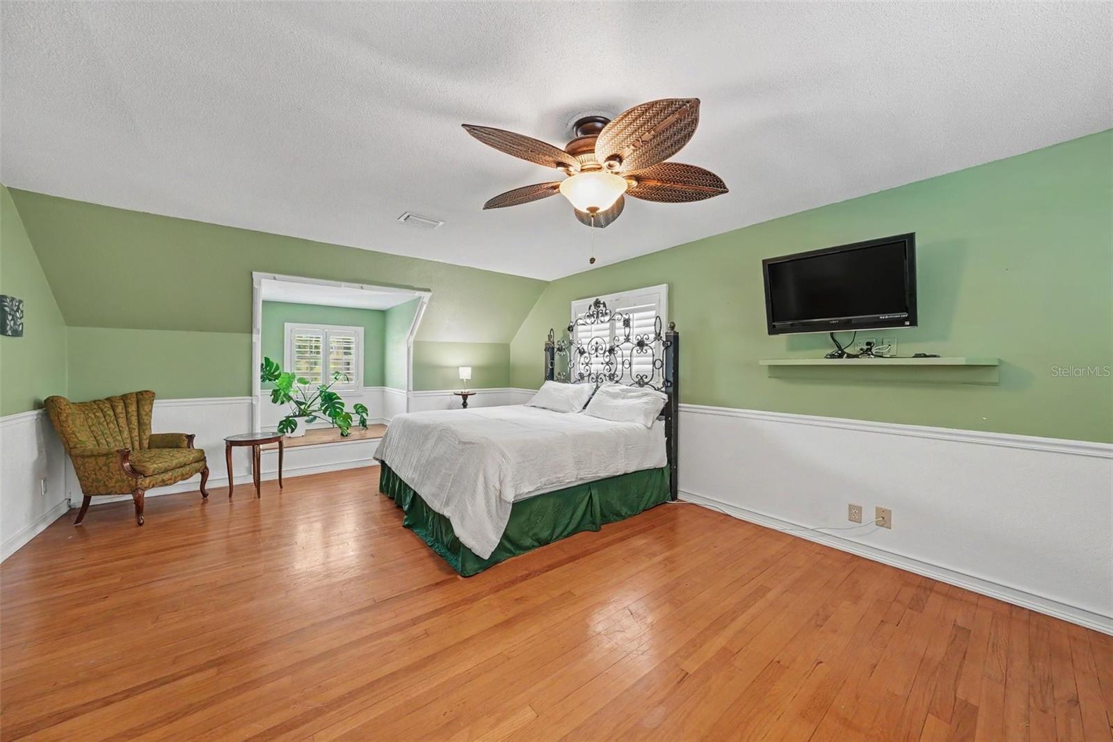 404 CLARISSA DR