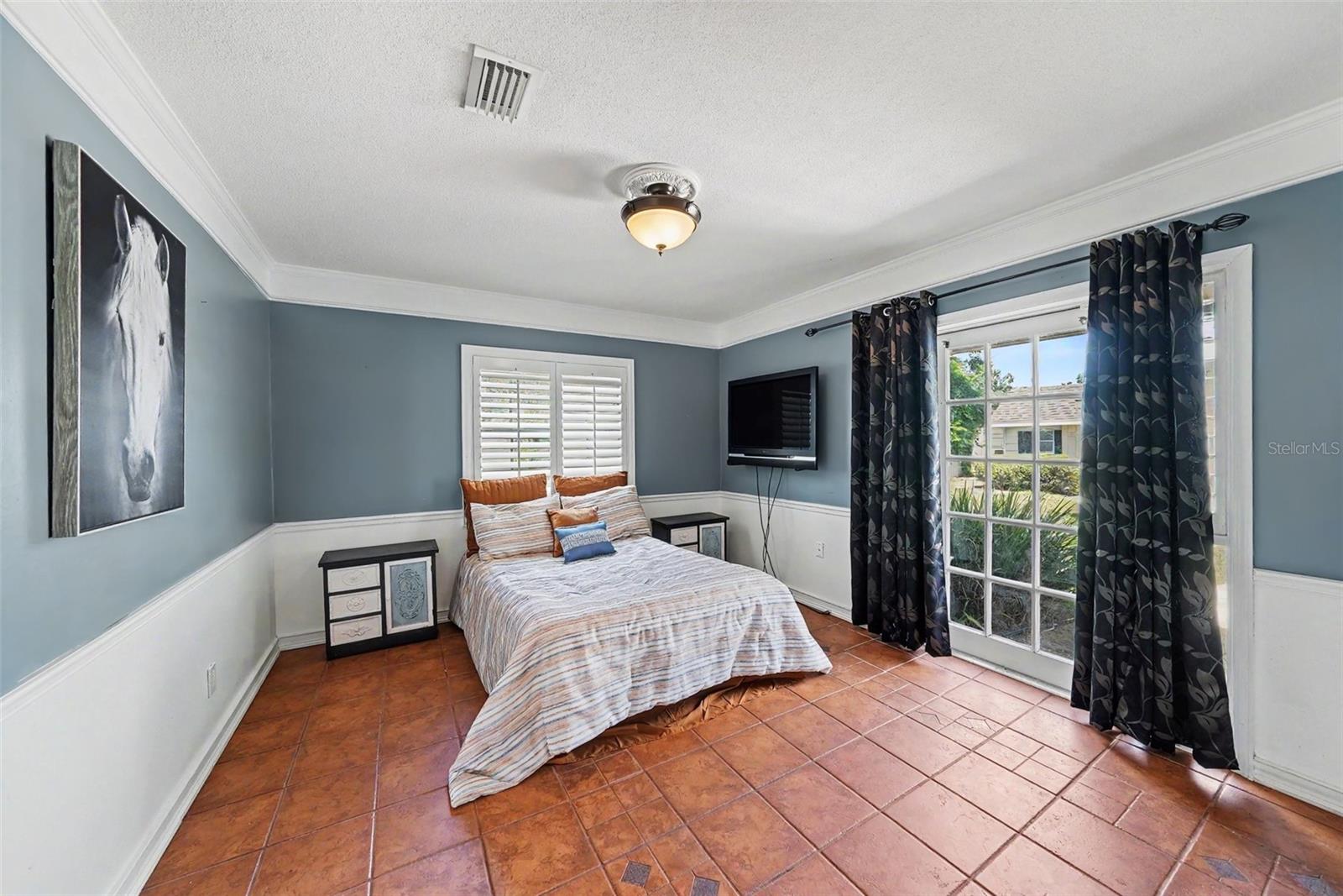 404 CLARISSA DR