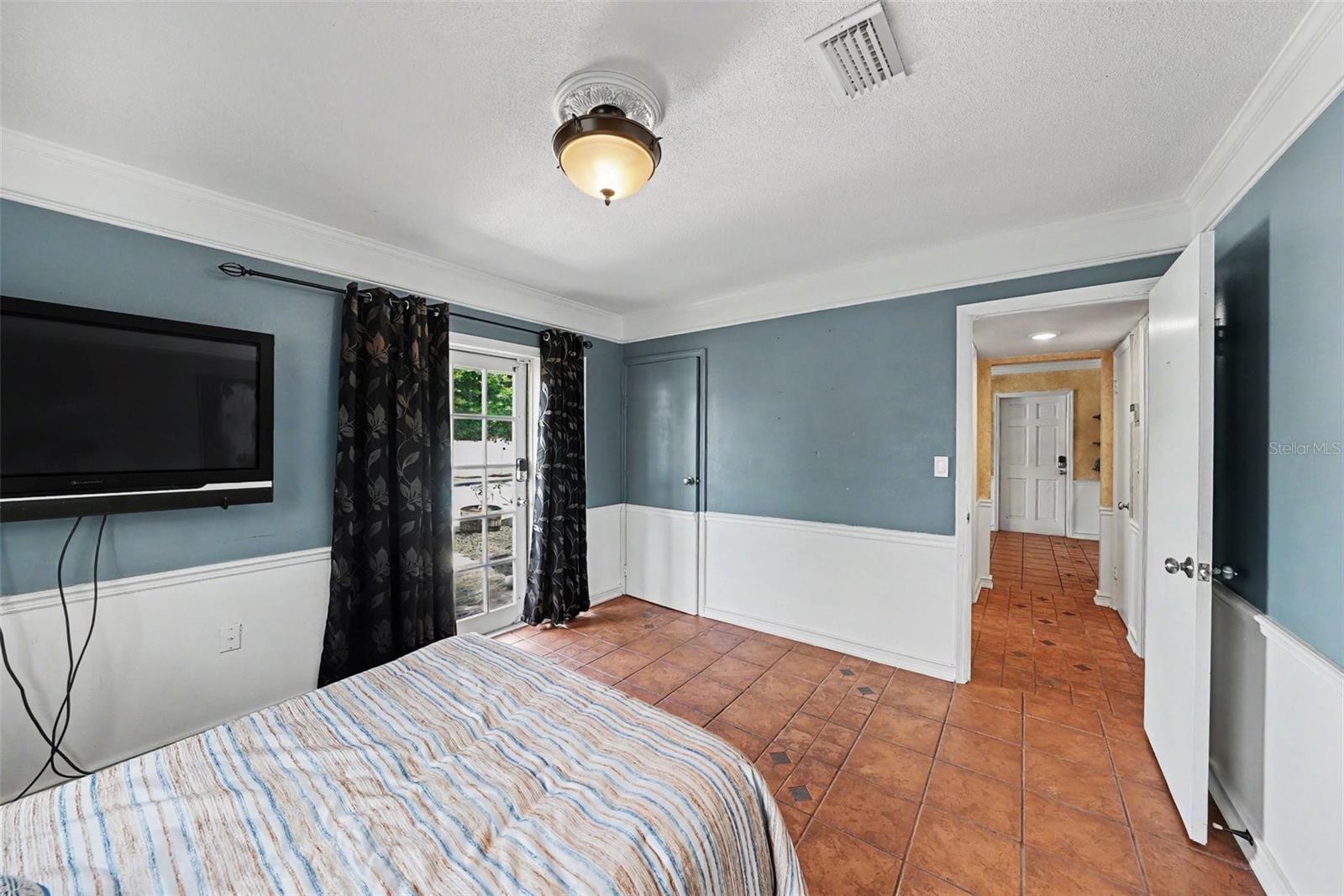 404 CLARISSA DR