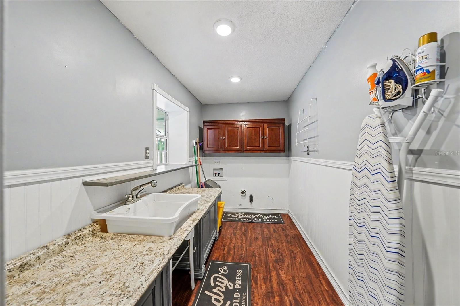 404 CLARISSA DR