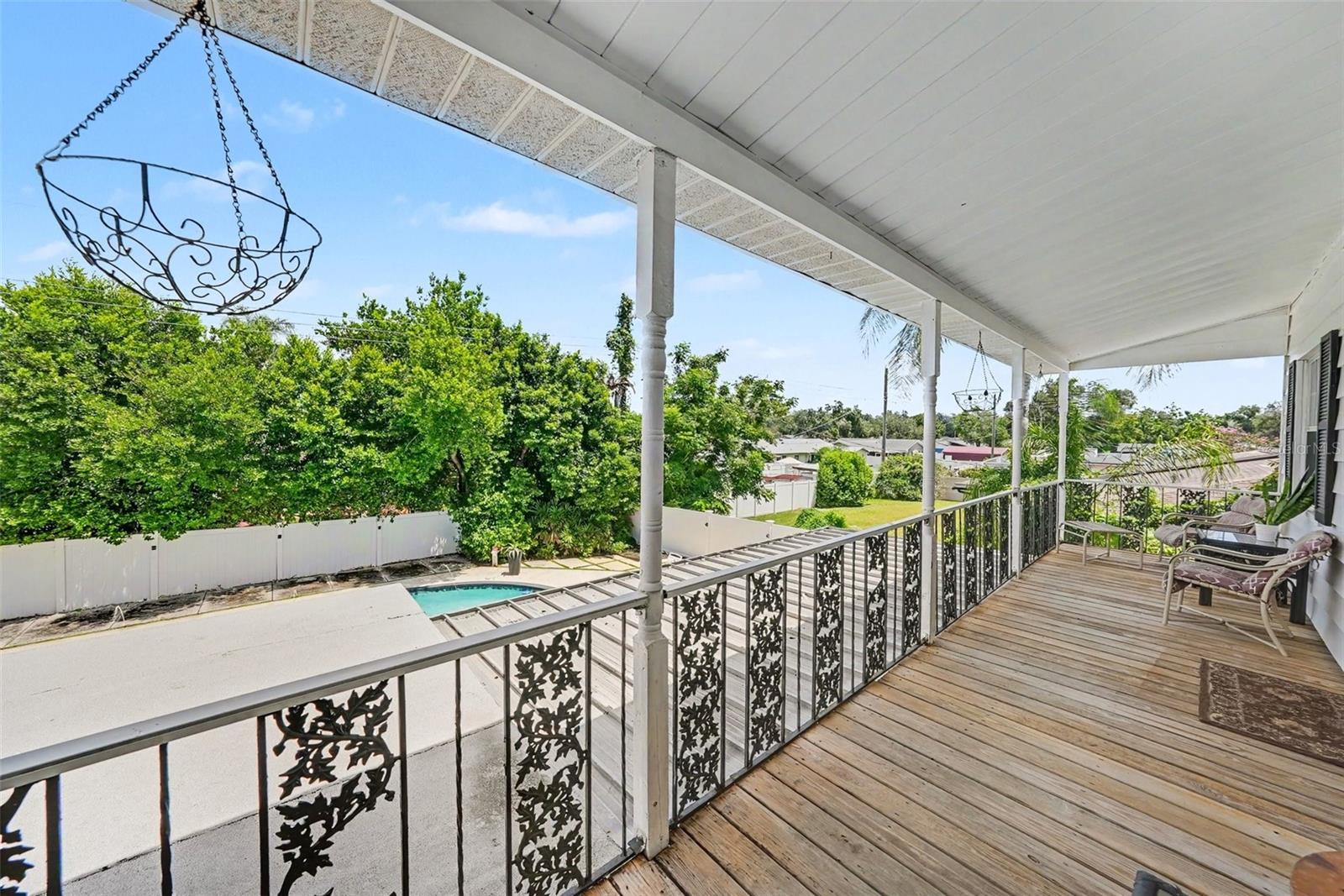 404 CLARISSA DR