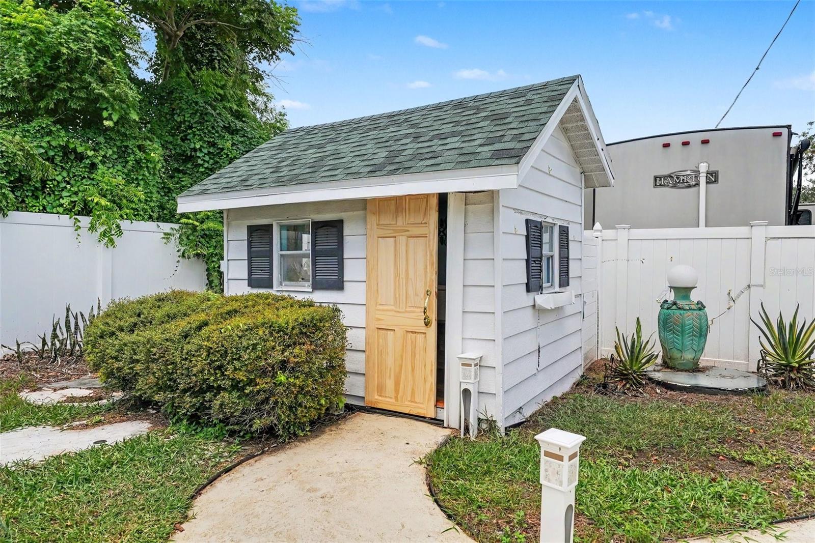 404 CLARISSA DR