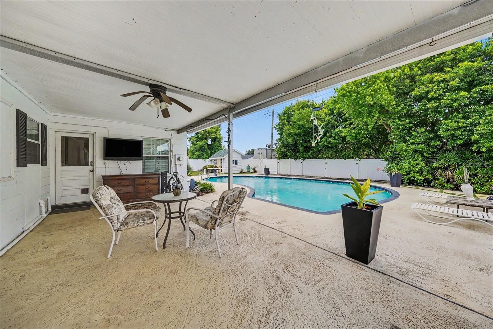 404 CLARISSA DR