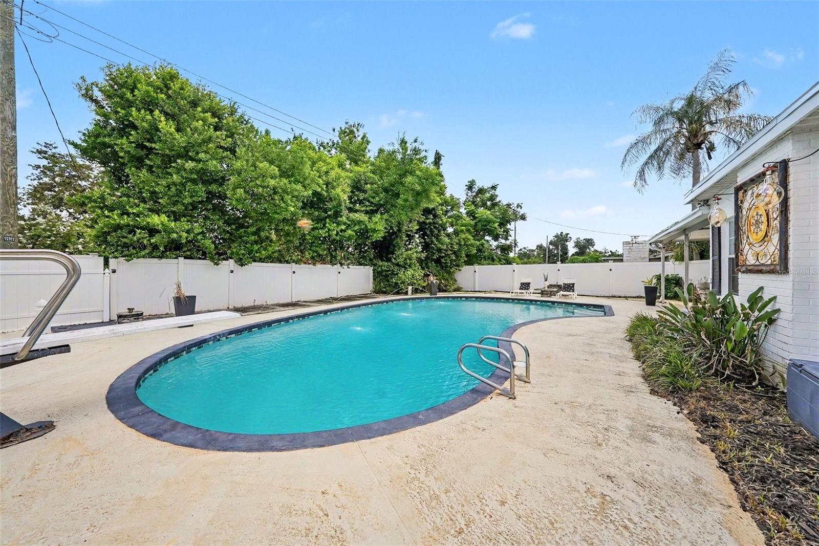 404 CLARISSA DR