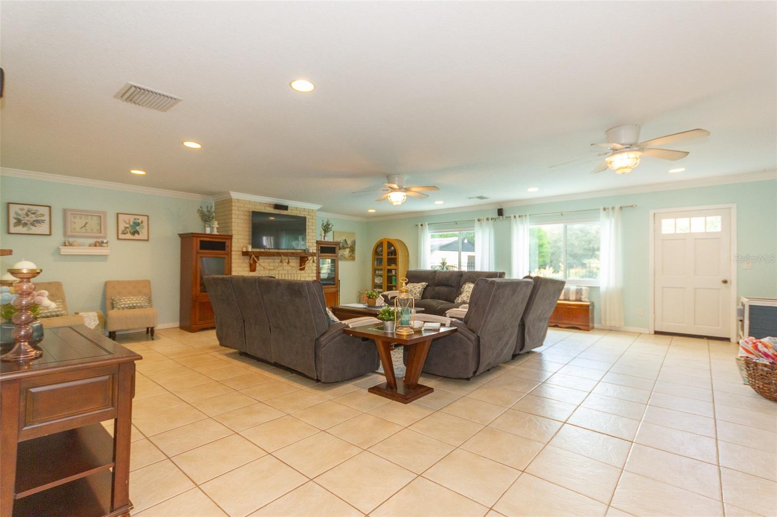12231 KELLY LN