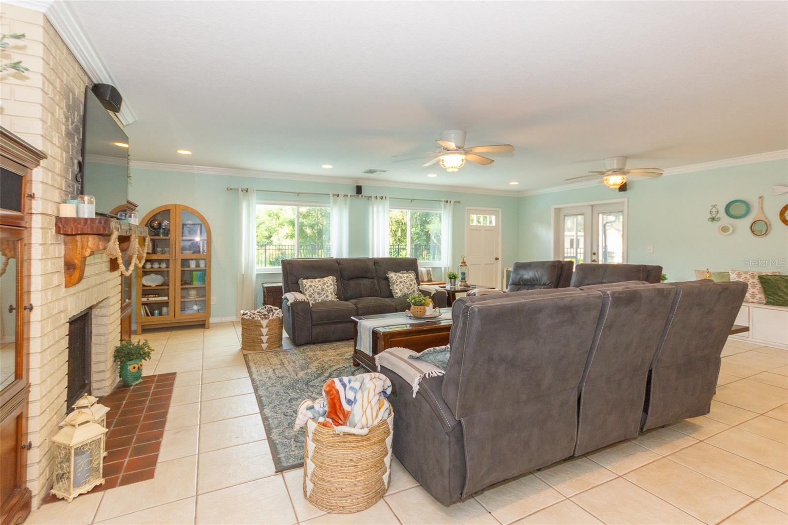 12231 KELLY LN