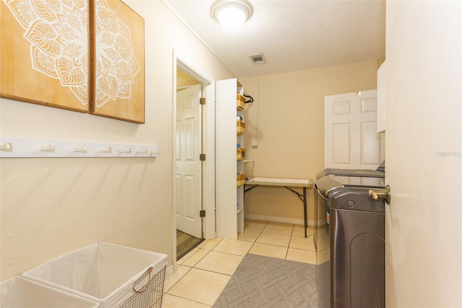 12231 KELLY LN