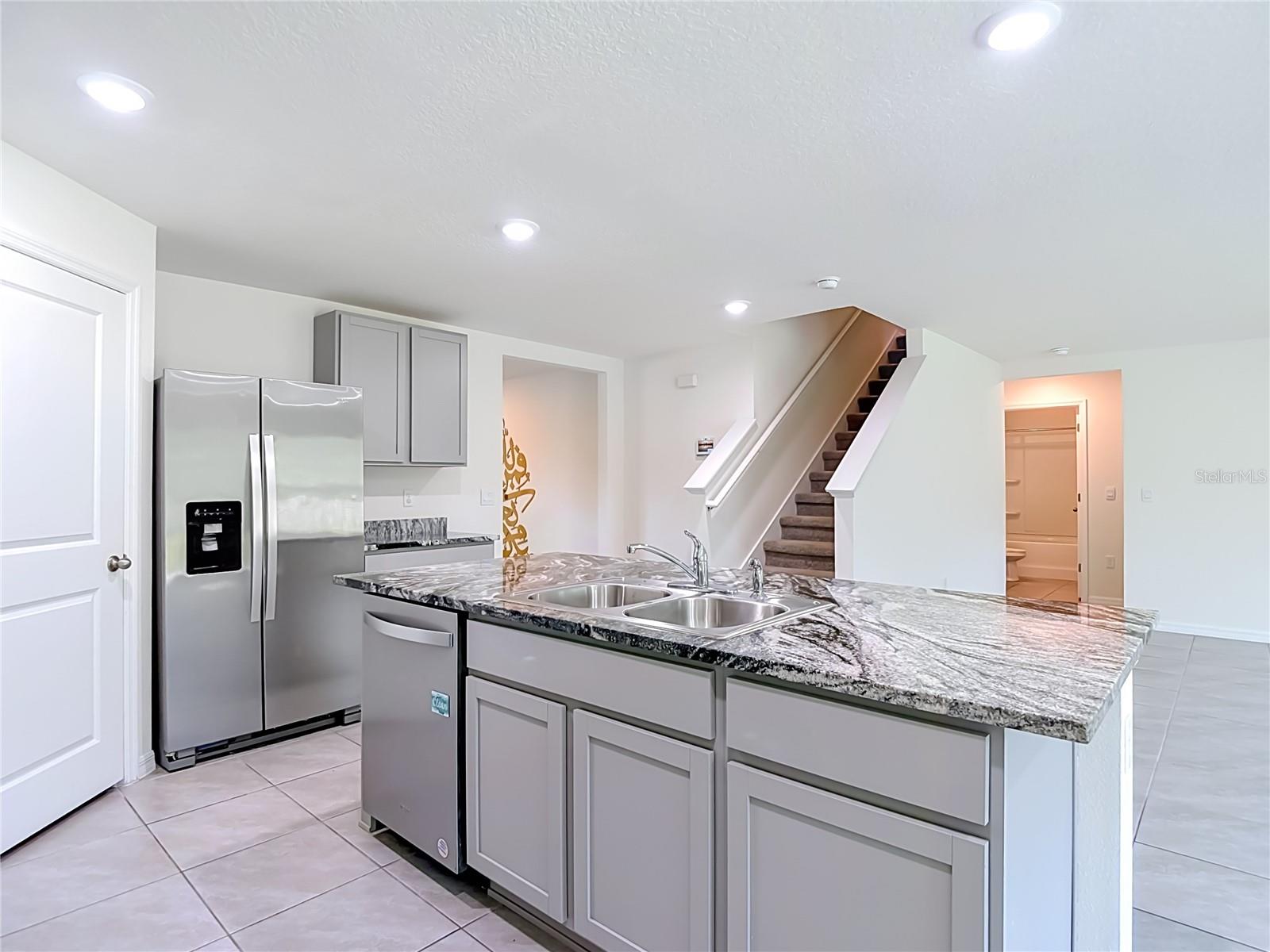 7737 ROSEWOOD GARDEN LOOP