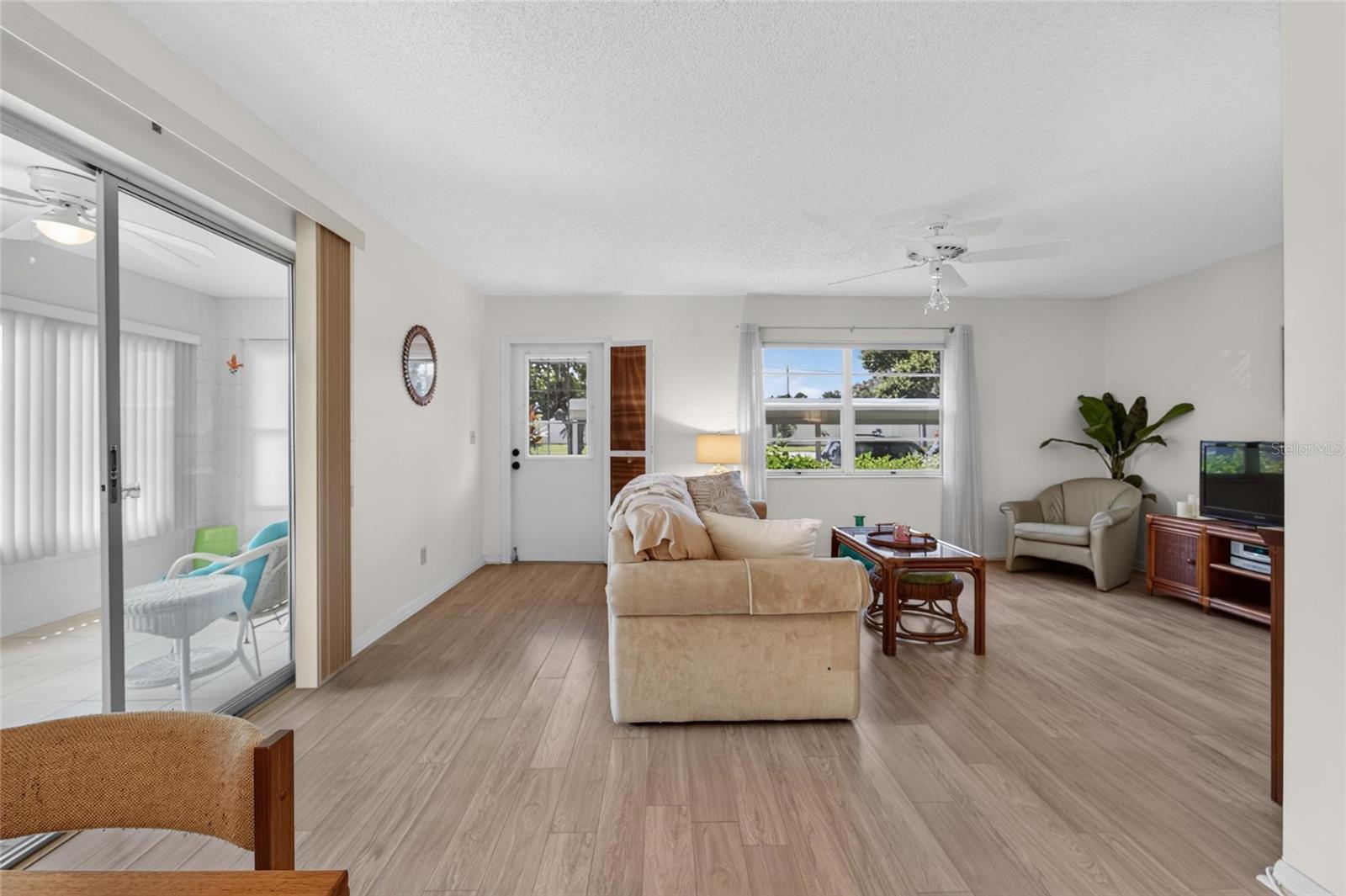 401 DE GRASSE PL #21