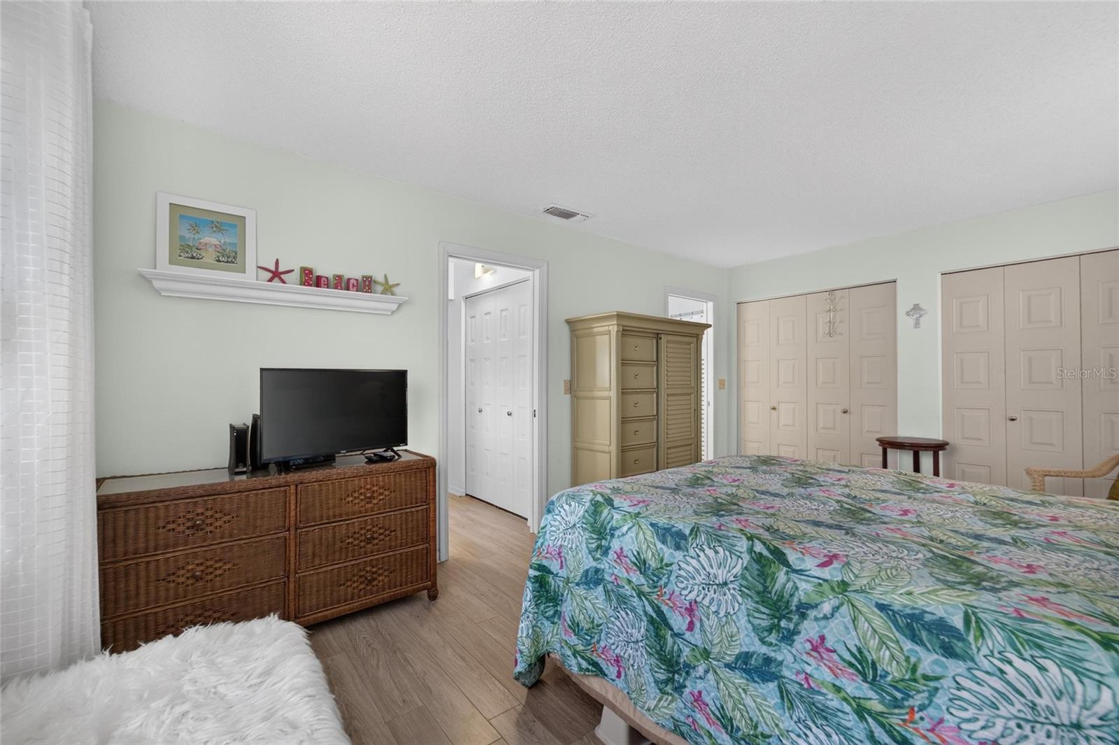 401 DE GRASSE PL #21