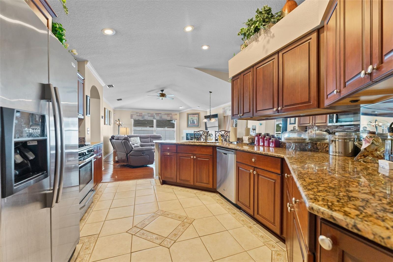 1803 CATTLEMAN DR