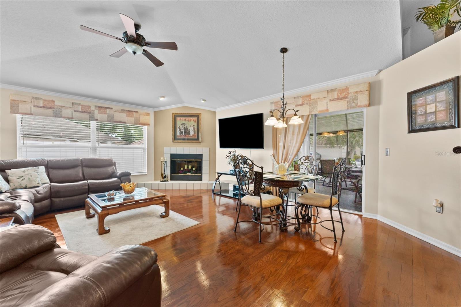 1803 CATTLEMAN DR
