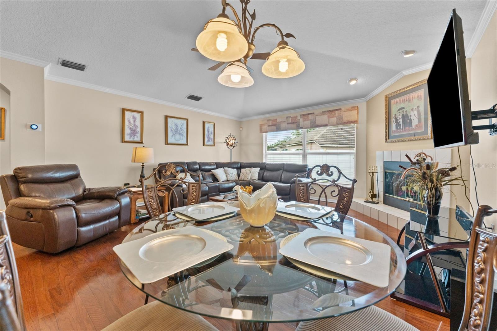 1803 CATTLEMAN DR