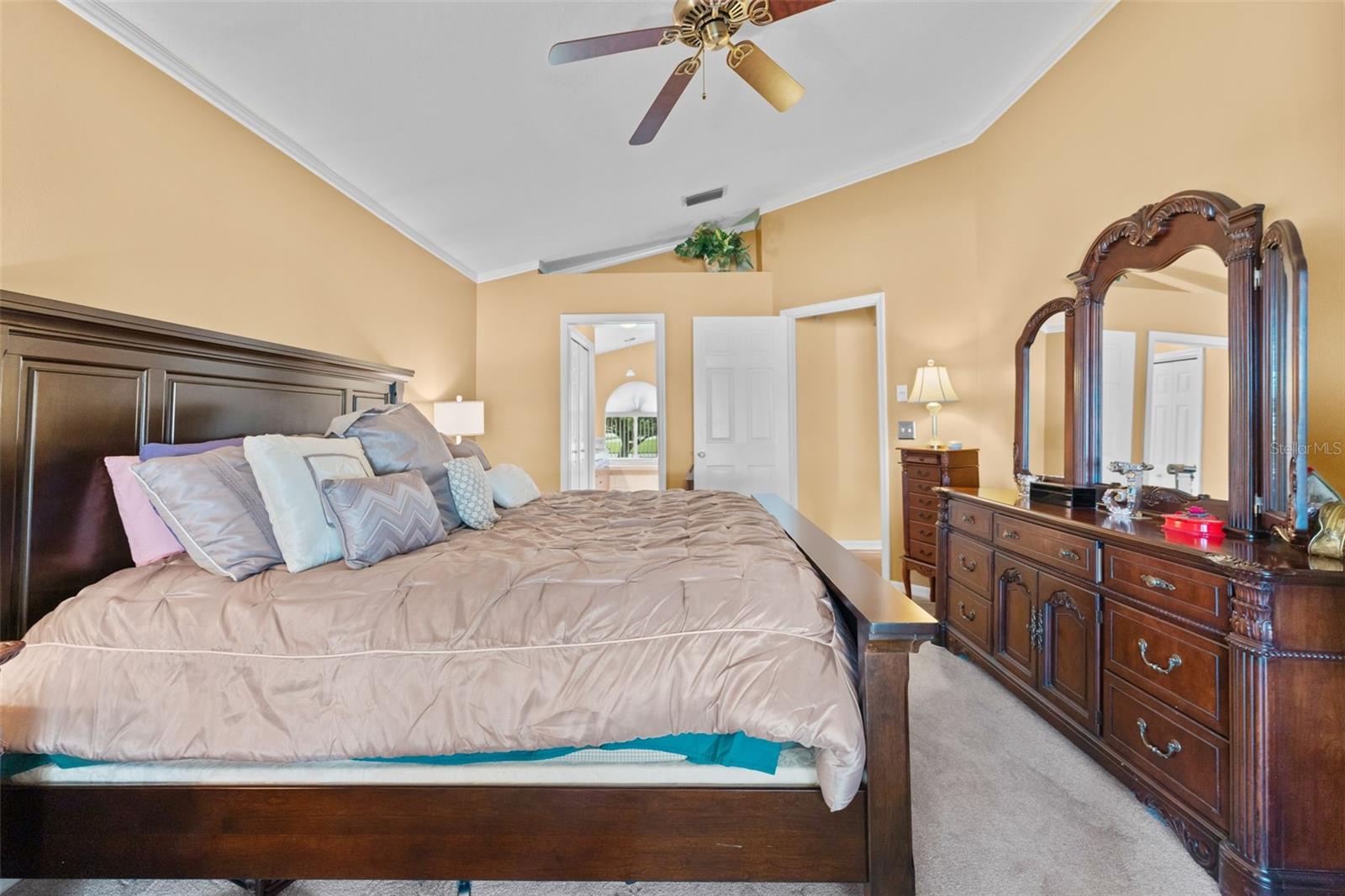 1803 CATTLEMAN DR