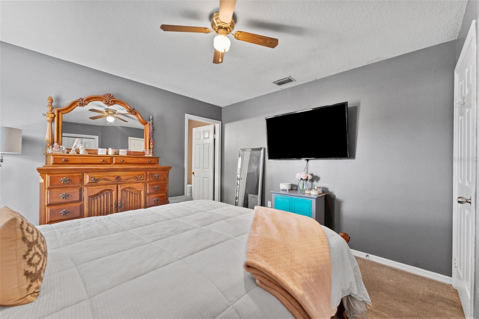 1803 CATTLEMAN DR