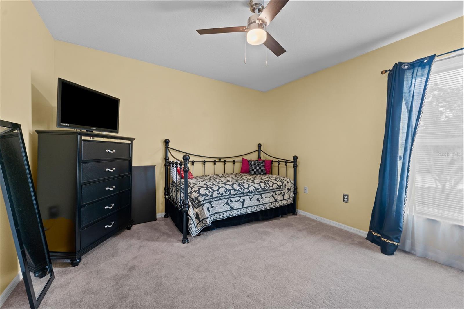 1803 CATTLEMAN DR