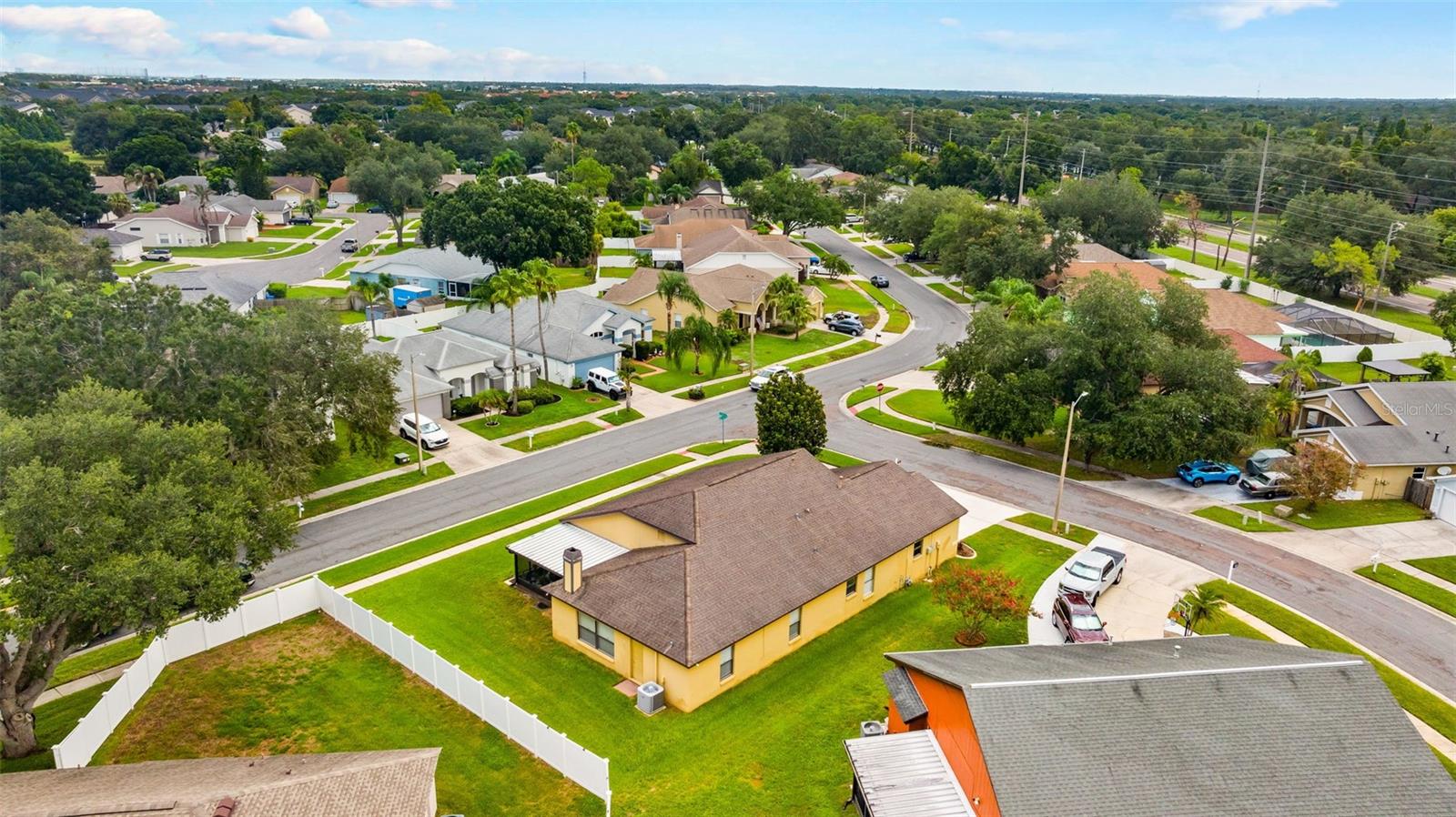 1803 CATTLEMAN DR