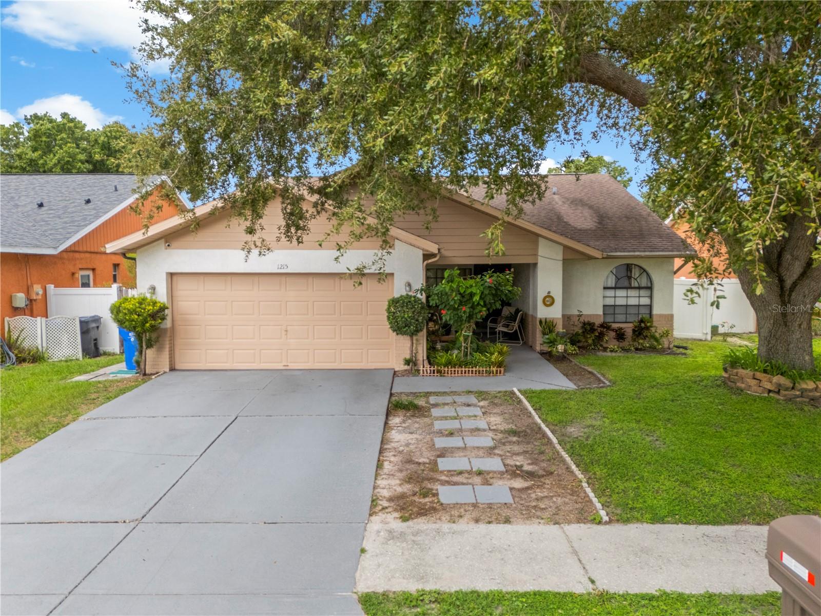 1215 RINKFIELD PL