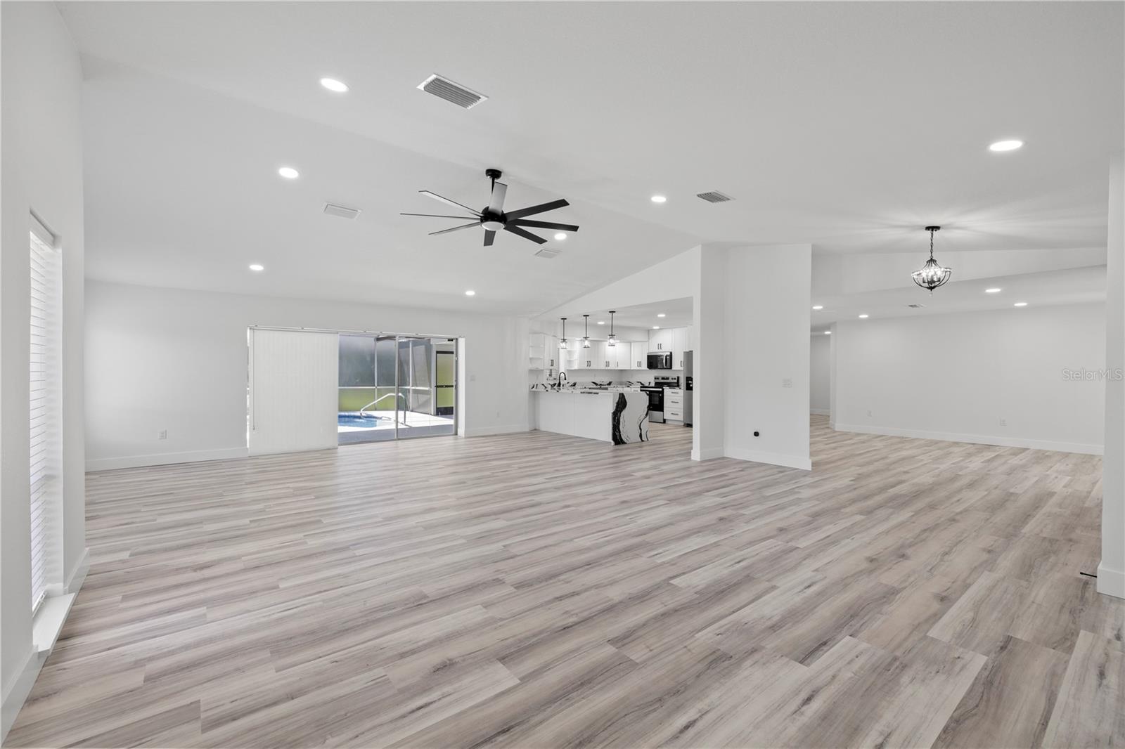 5507 NIMITZ RD