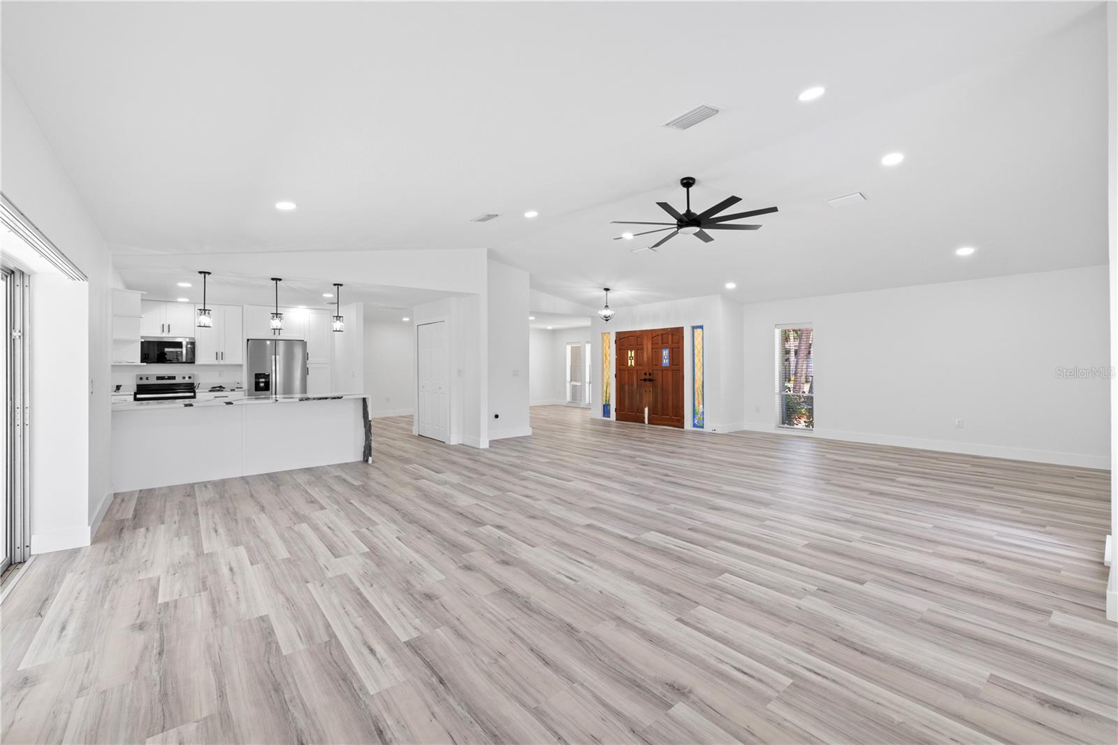 5507 NIMITZ RD