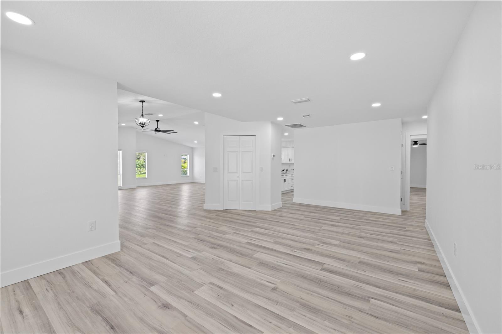 5507 NIMITZ RD