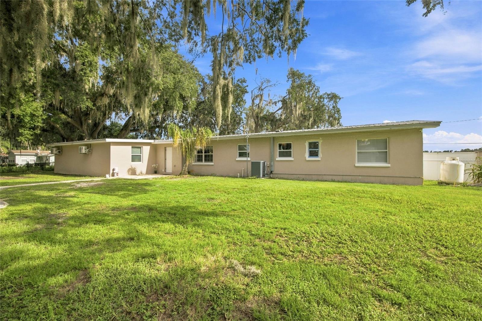 5106 THONOTOSASSA RD