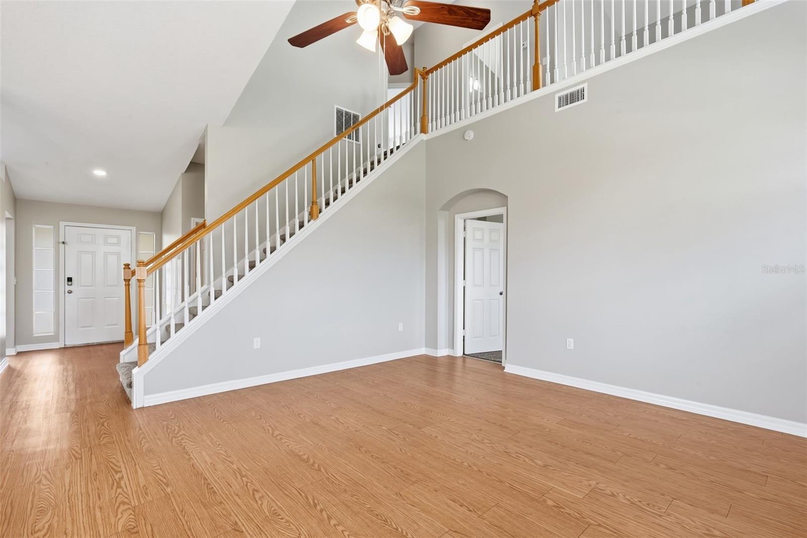 7444 MOORGATE CT