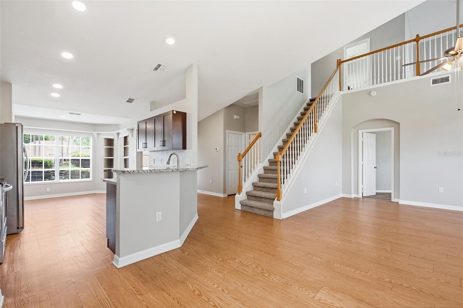 7444 MOORGATE CT
