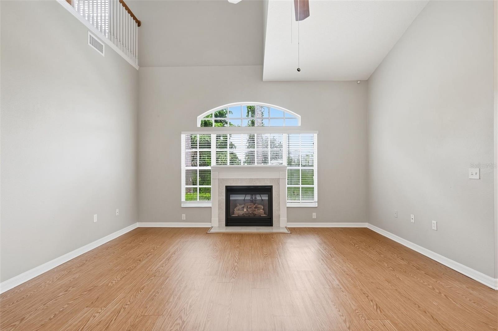 7444 MOORGATE CT