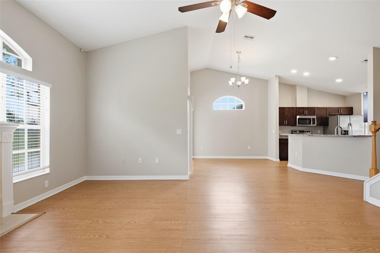 7444 MOORGATE CT