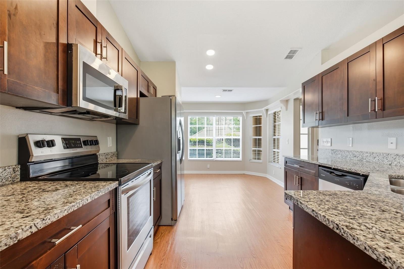 7444 MOORGATE CT