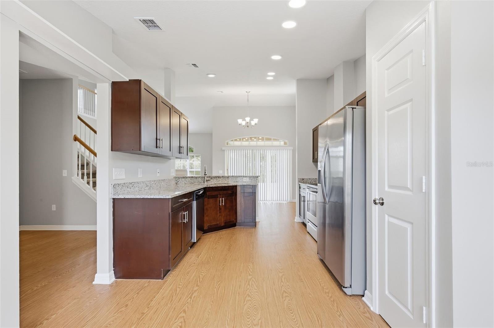 7444 MOORGATE CT