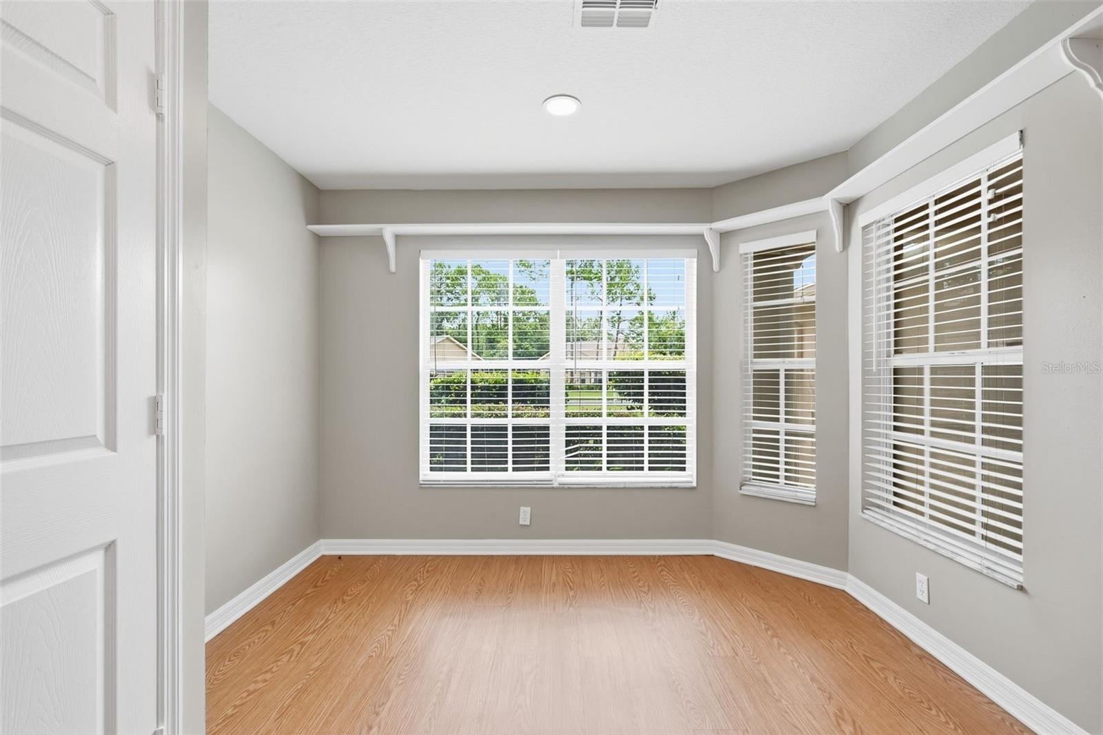 7444 MOORGATE CT