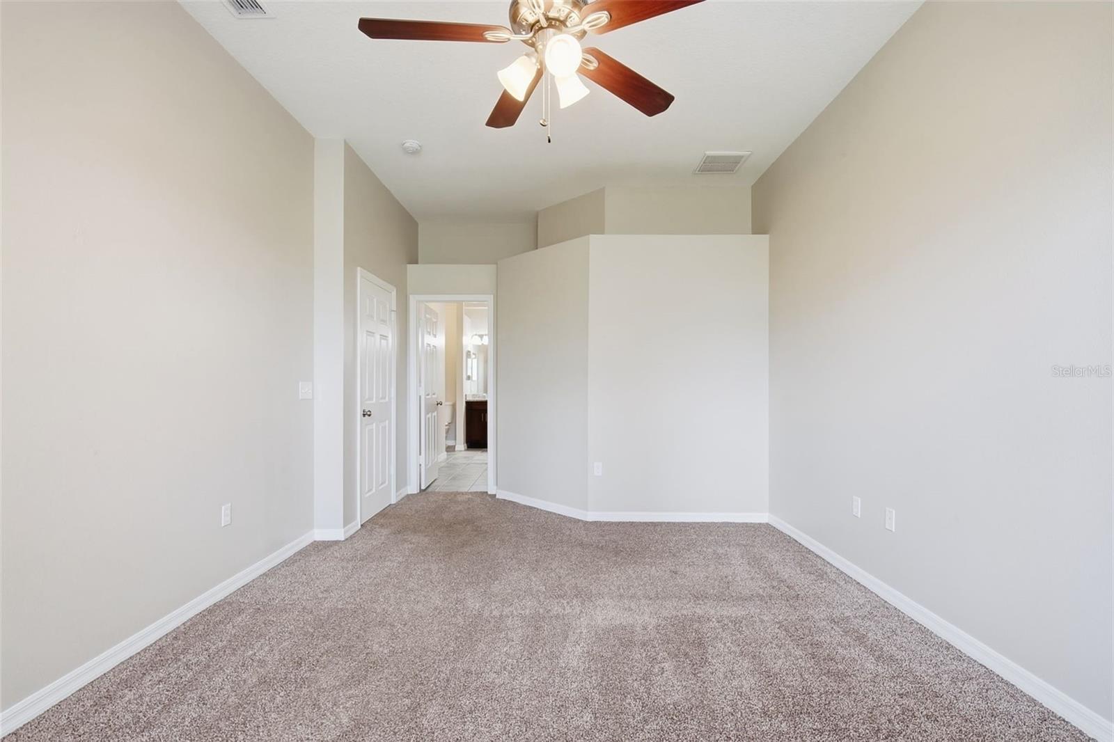 7444 MOORGATE CT